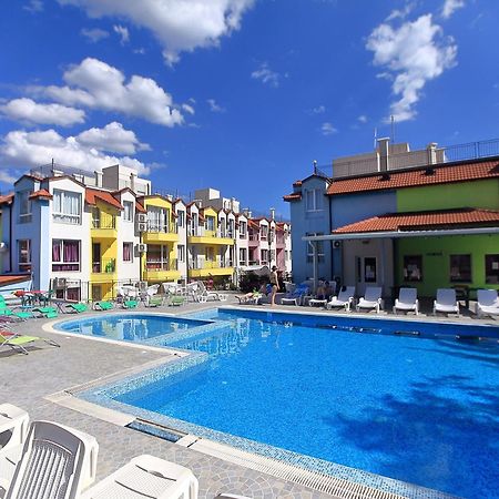 Private Apartment With Parking And Pool بالشيك المظهر الخارجي الصورة