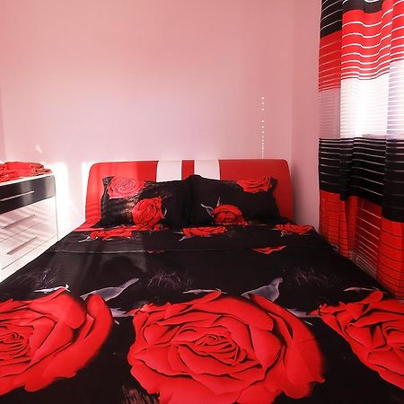 Private Apartment With Parking And Pool بالشيك المظهر الخارجي الصورة