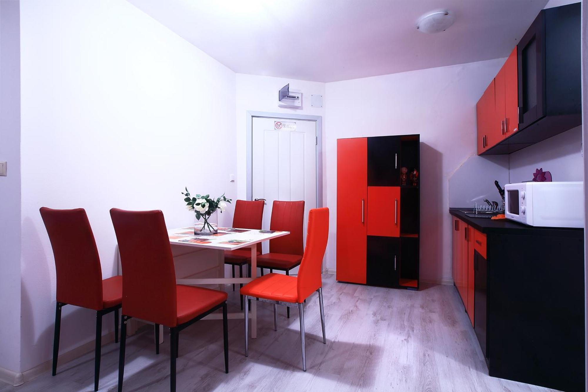 Private Apartment With Parking And Pool بالشيك المظهر الخارجي الصورة