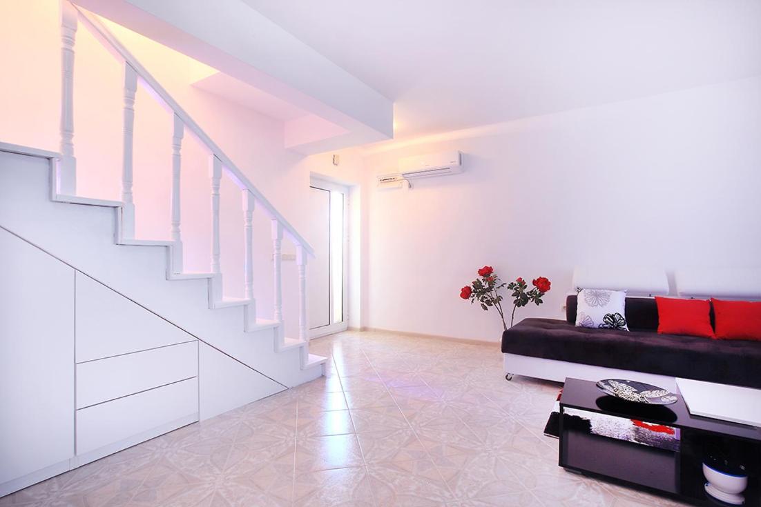 Private Apartment With Parking And Pool بالشيك المظهر الخارجي الصورة
